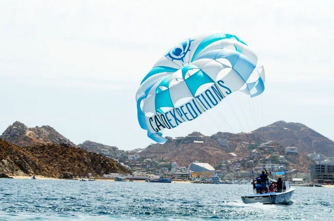 Parasail sobre Los Cabos