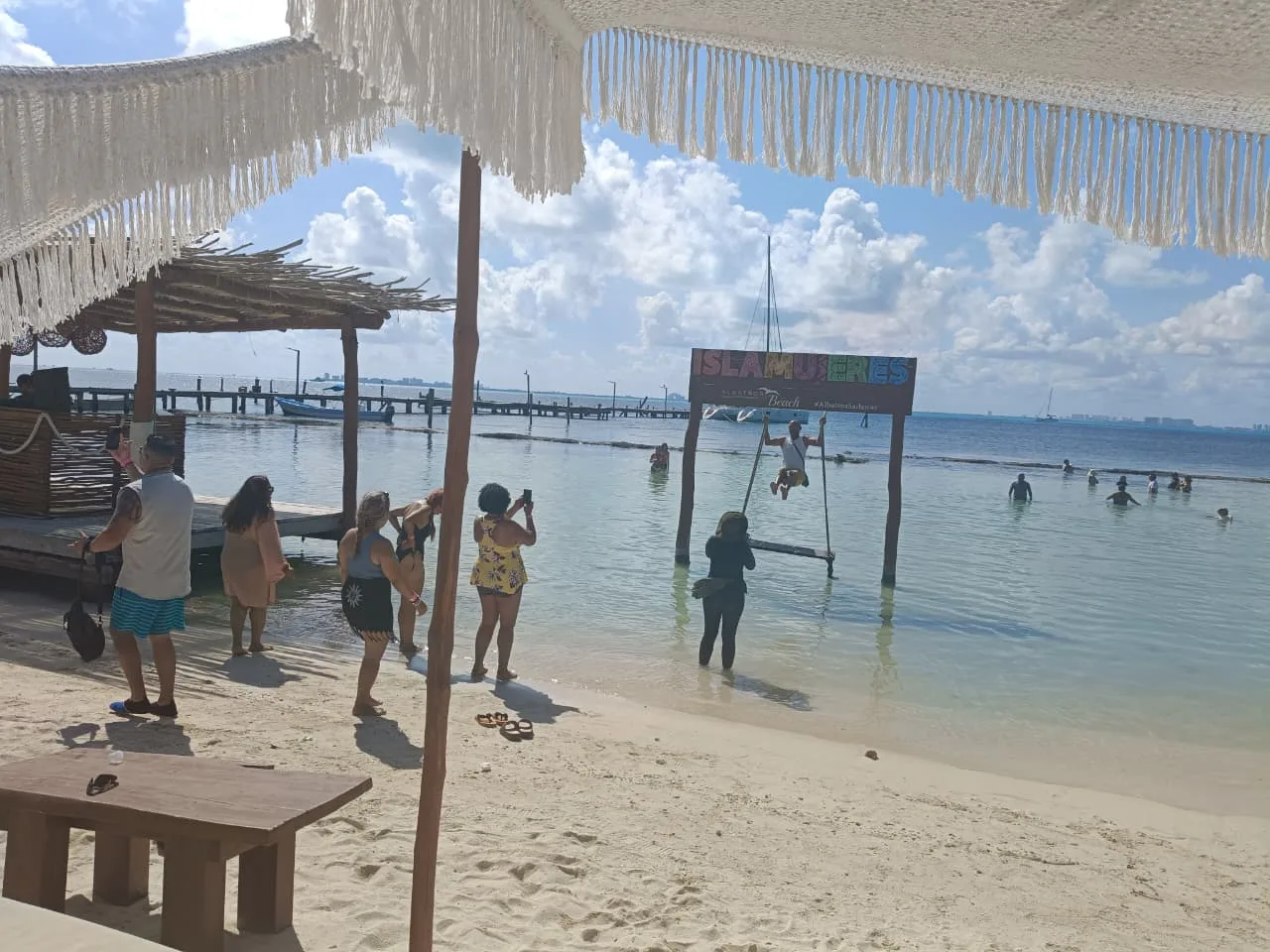 ¡Catamaran a Isla Mujeres! Premium Club de Playa sólo adultos