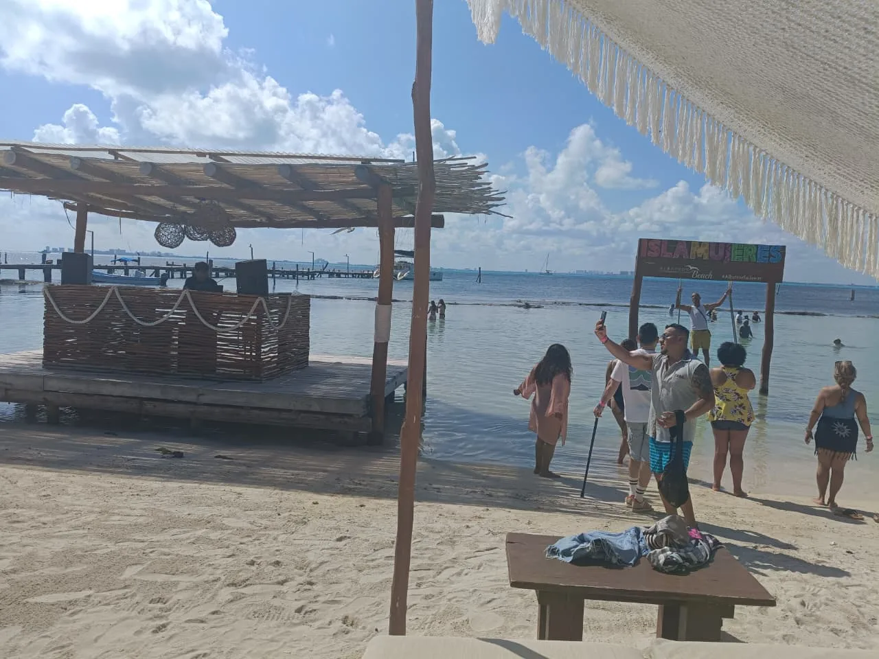 ¡Catamaran a Isla Mujeres! Premium Club de Playa sólo adultos