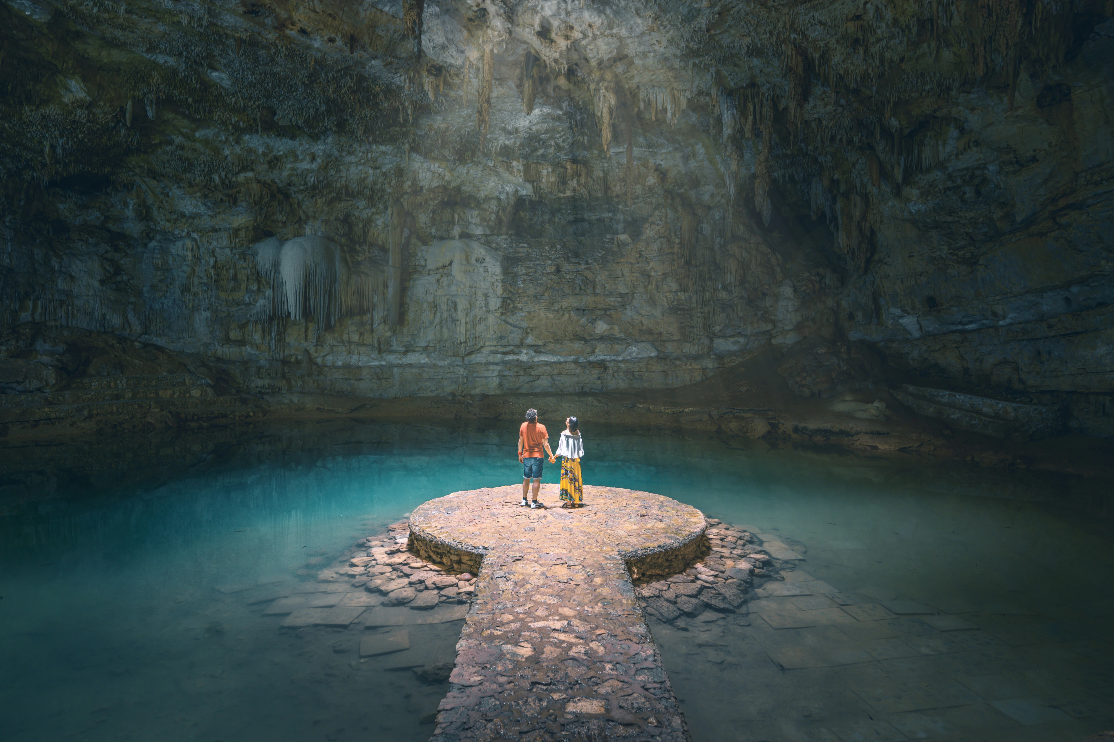 Chichen Itza, Valladolid, Cenote Suytun and Cenote Ikkil Deluxe Tour 