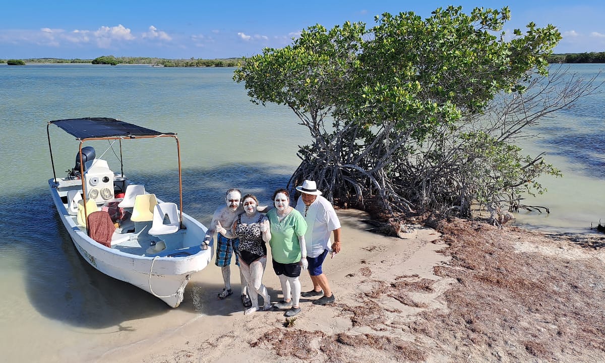 Aventura en Las Coloradas y Playa Cancunito Tour desde Mérida