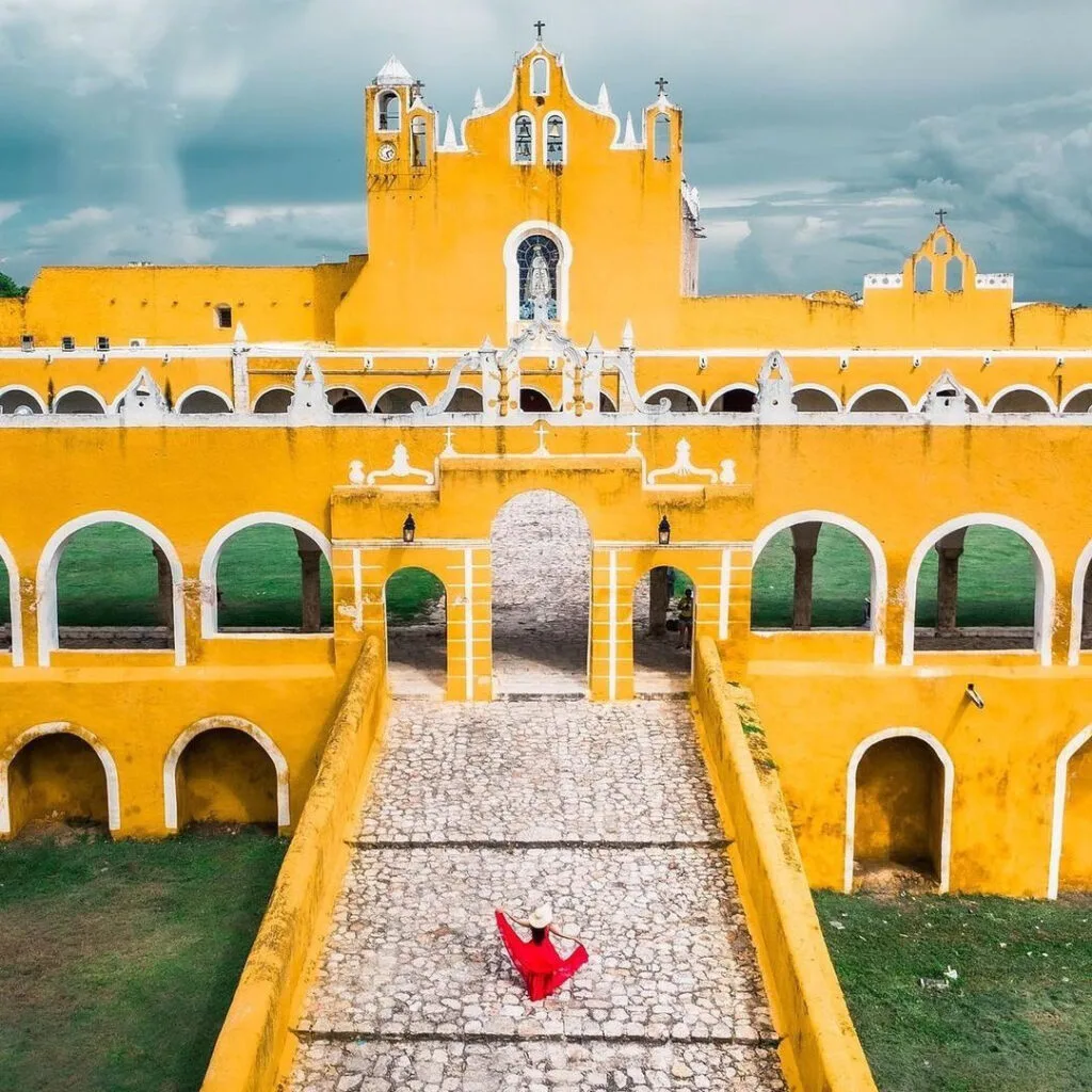Chichén Itzá,  Cenote and Izamal from Merida