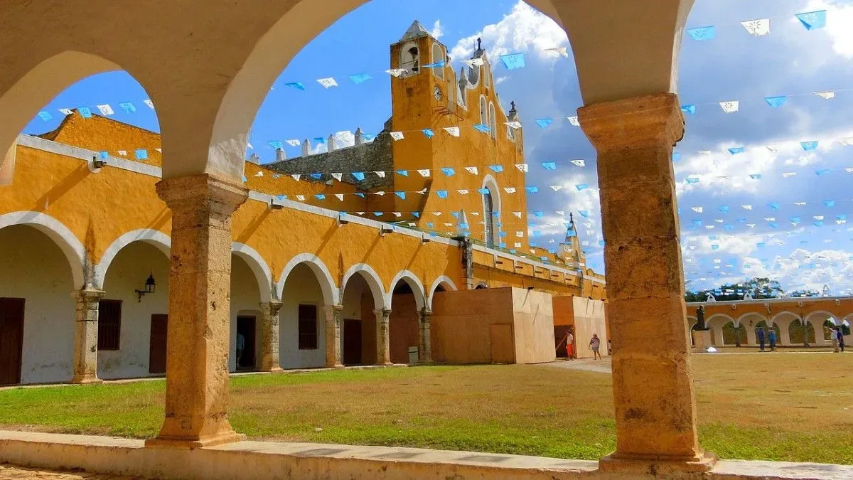 Chichén Itzá, Cenote and Izamal desde Merida