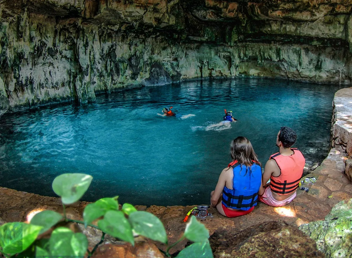 Ruinas de Oxkintok Hacienda Mucuyche con Cenote desde Mérida