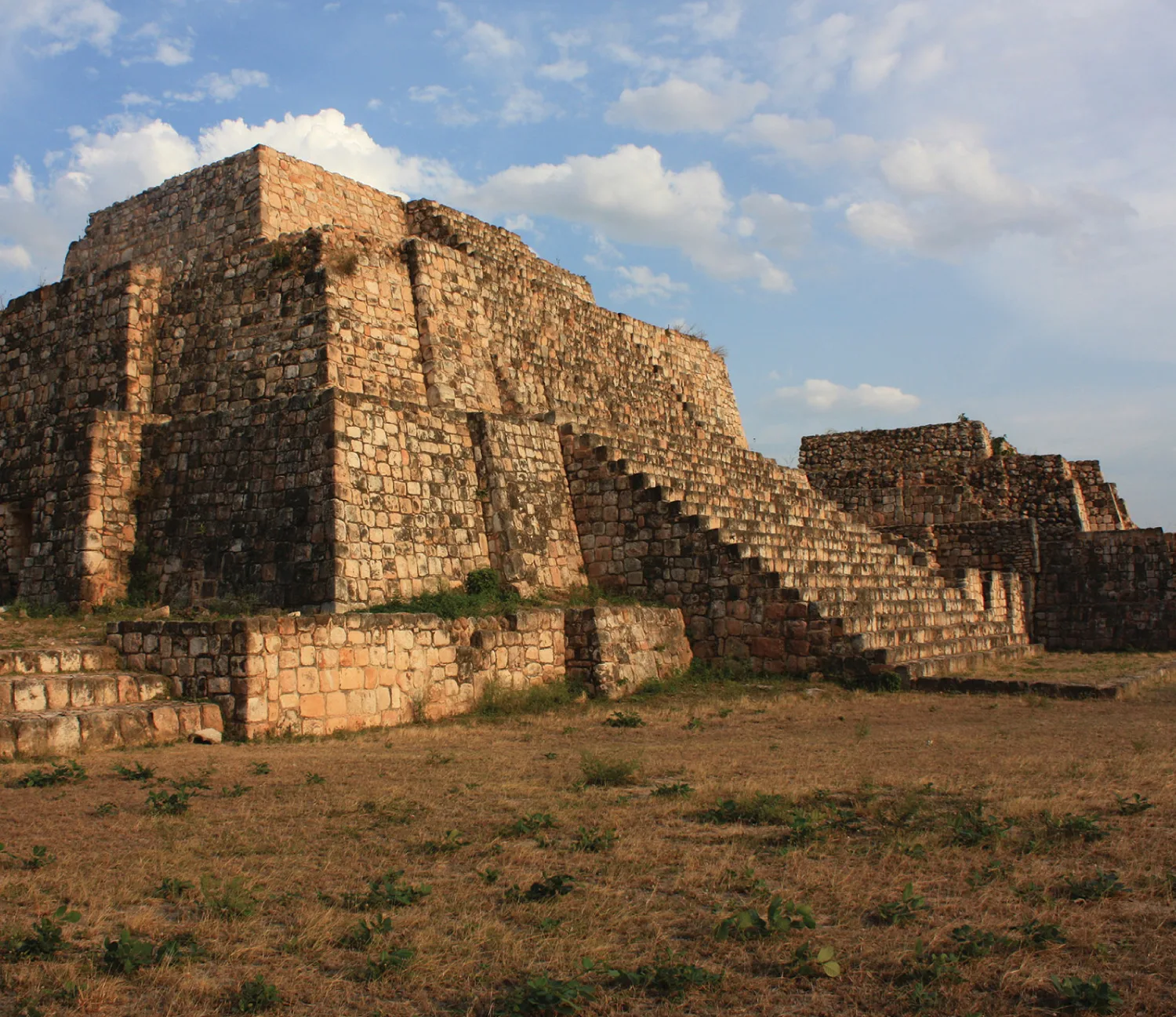 Ruinas de Oxkintok Hacienda Mucuyche con Cenote desde Mérida