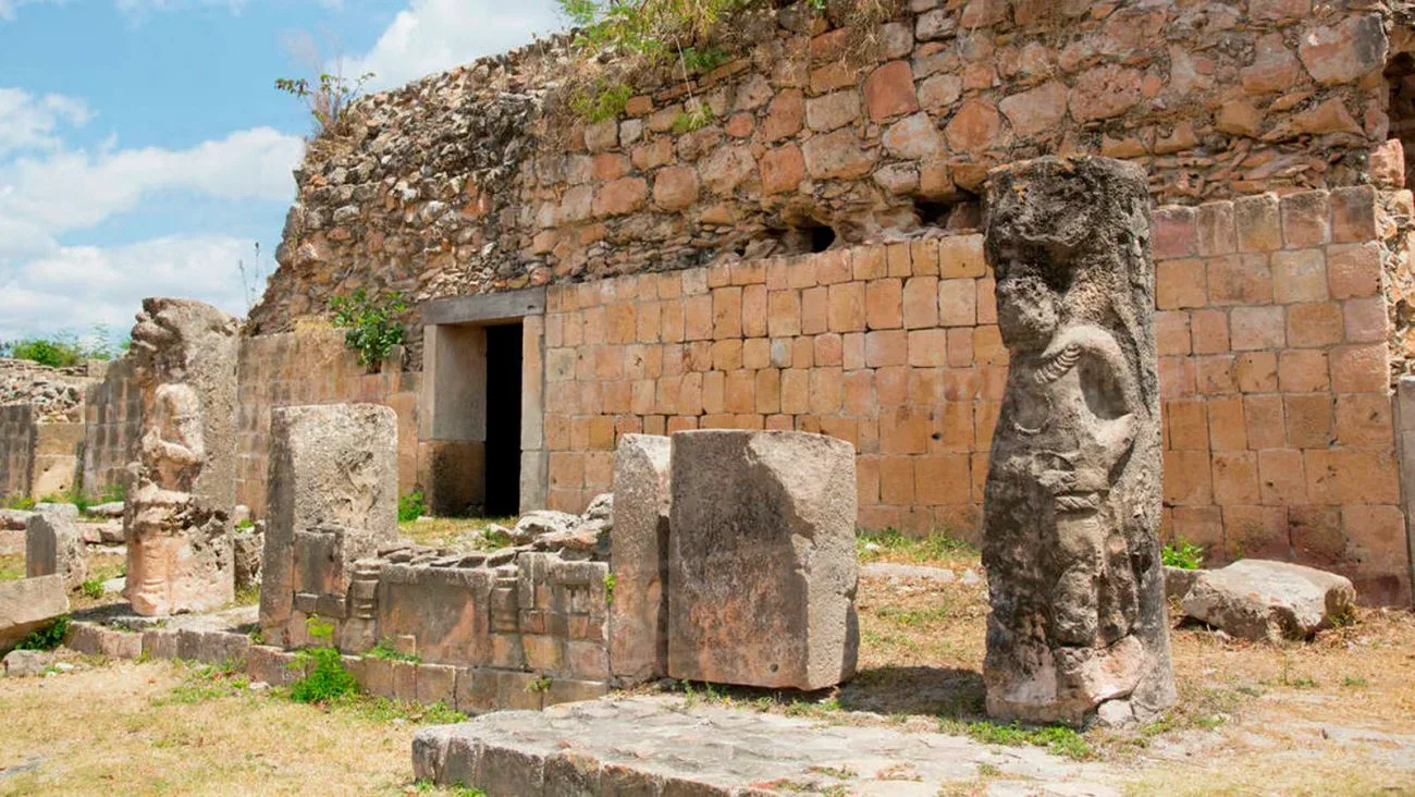 Ruinas de Oxkintok Hacienda Mucuyche con Cenote desde Mérida