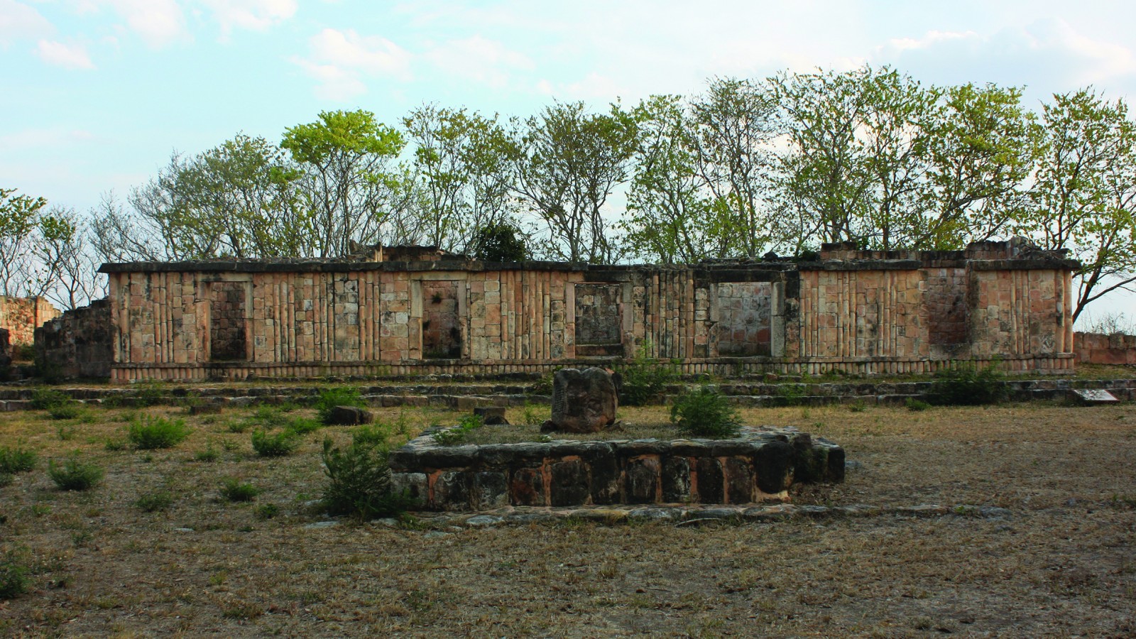 Ruinas de Oxkintok Hacienda Mucuyche con Cenote desde Mérida