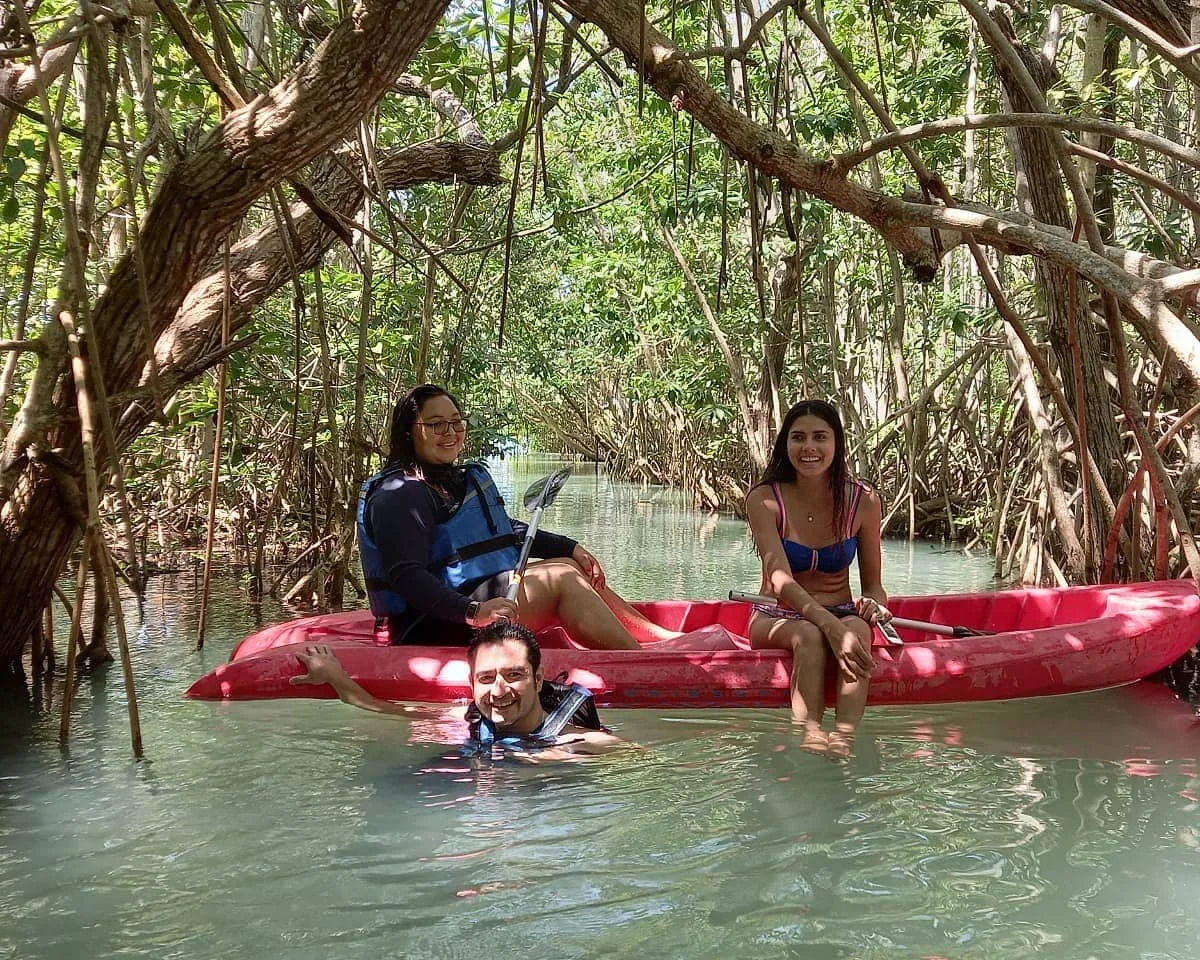 Excursión a Sisal en bote por los manglares y playas desde Merida