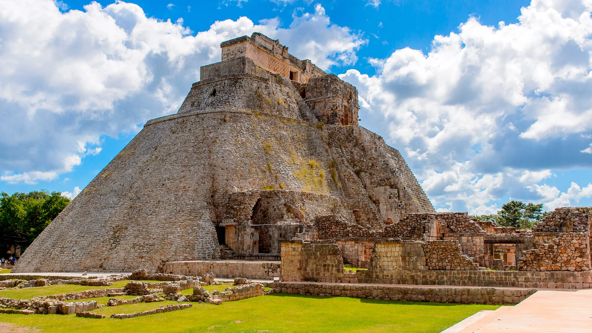 Uxmal and Kabah Ruins Tour with Chocolate History from Merida