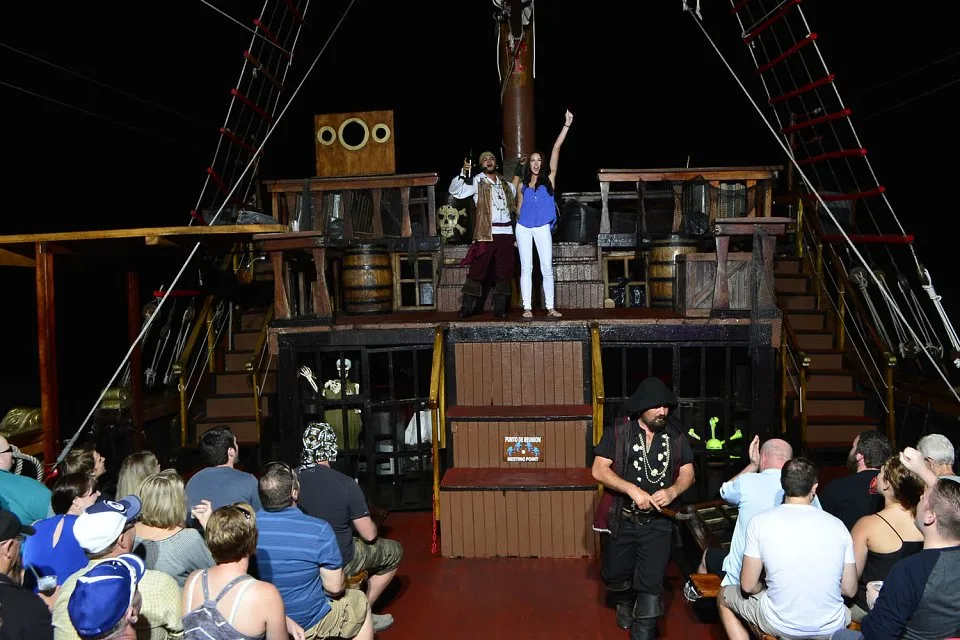 Barco Pirata Cena Bajo El Mar Puerto Vallarta