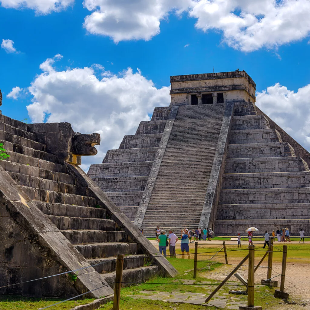 Tour Chichen Itza, Cenote Chichikan y Valladolid desde Riviera Maya