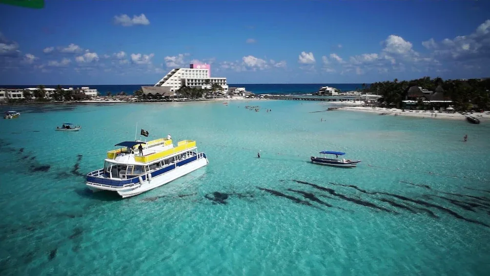 Isla Mujeres Catamaran Unlimited con Transporte Redondo
