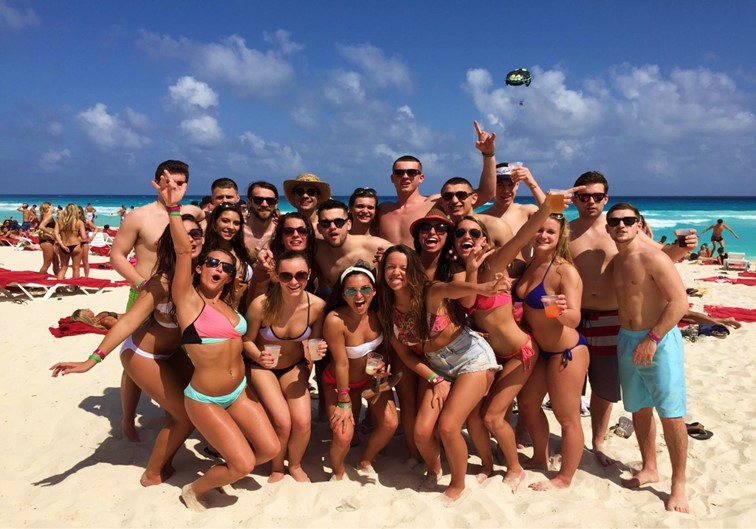 Isla Mujeres Catamaran Unlimited con Transporte Redondo