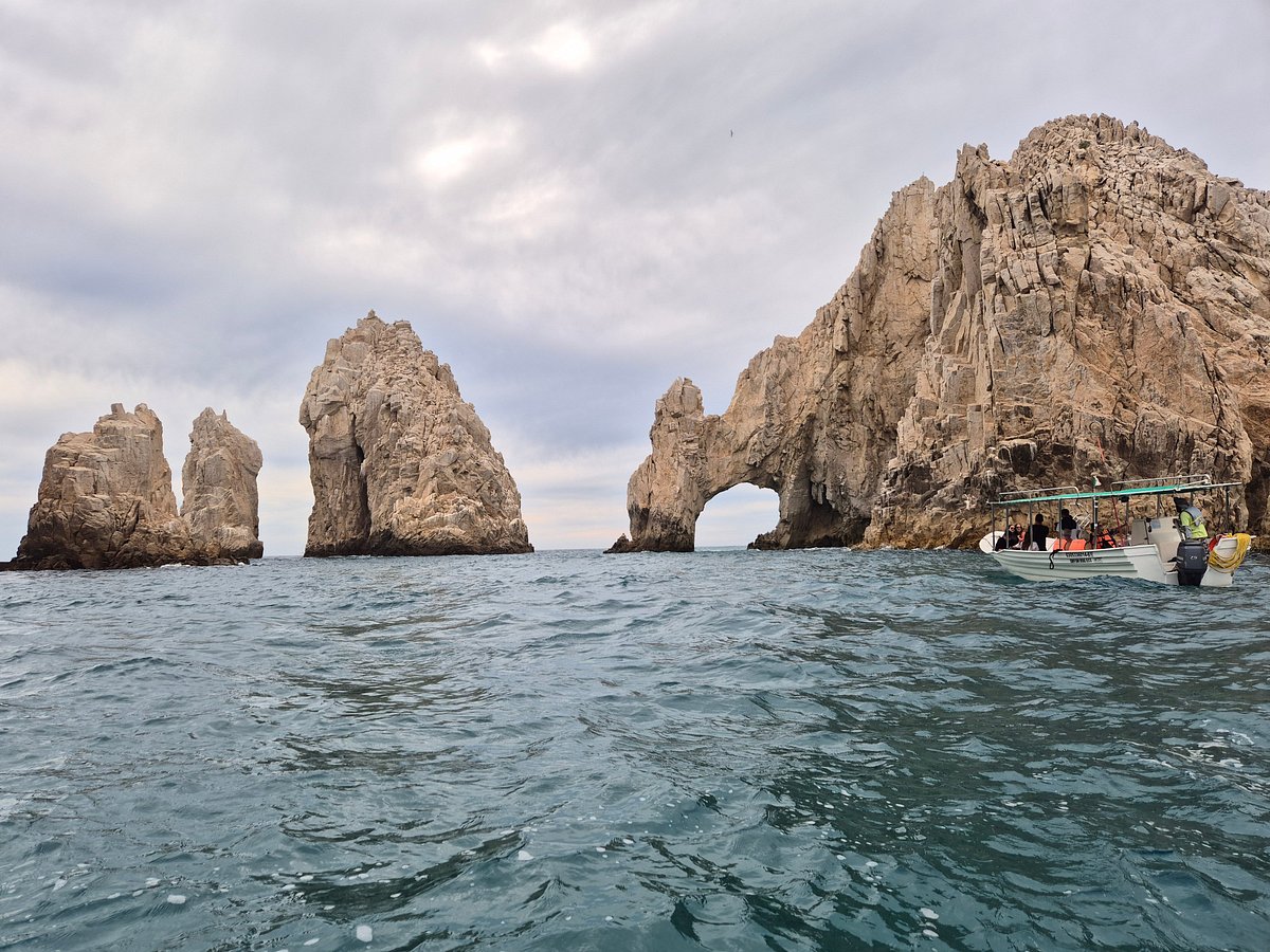 Clear boat ride and Los Cabos tour from La Paz